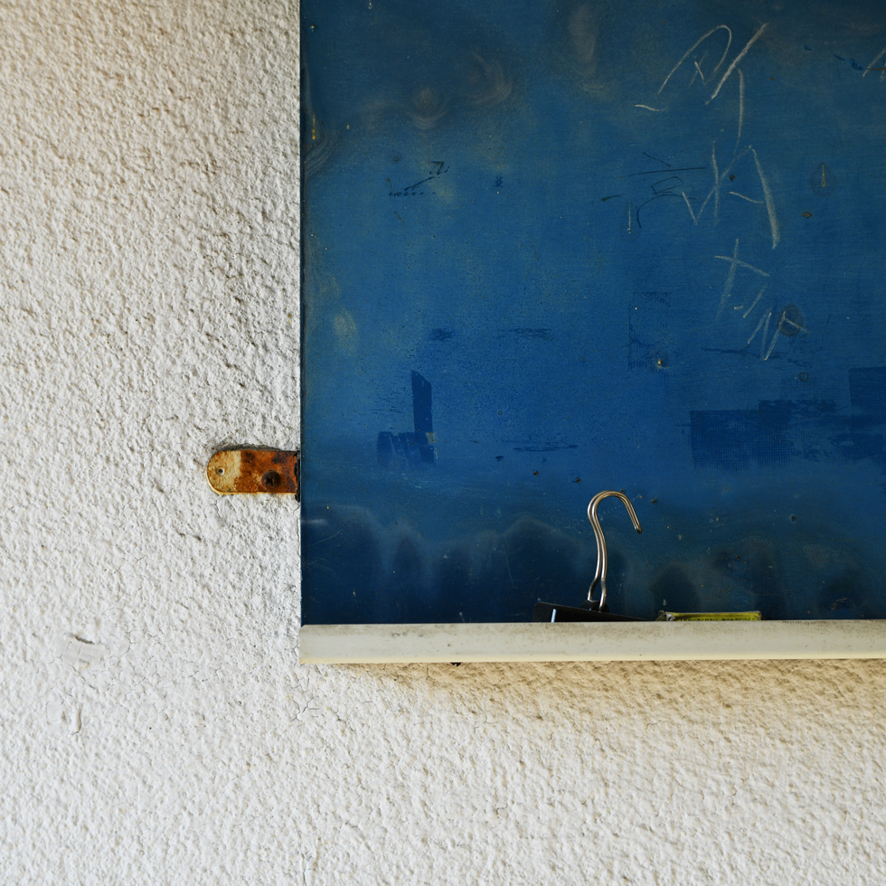 2026年1月17日 D850で撮る「赤いバケツ」